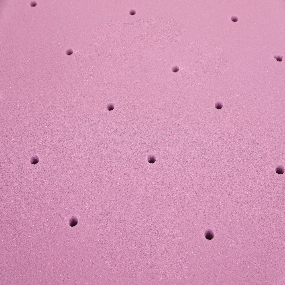 Perforerad memory foam madrass
