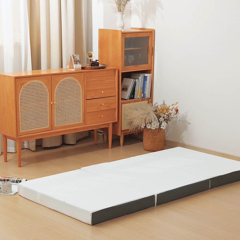 Trefaldig memory foam gelmadrass i japansk stil